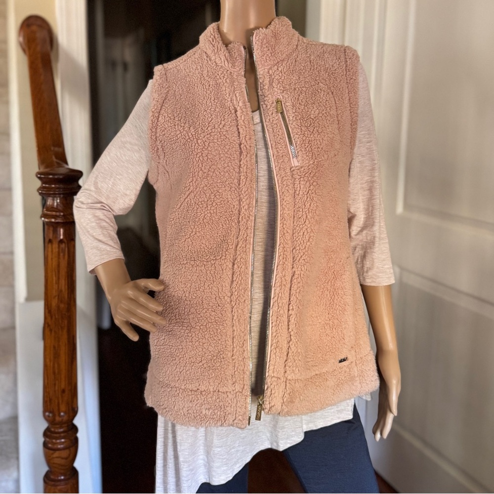 CALVIN KLEIN blush pink Sherpa vest.  M